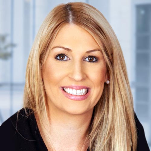 Caroline Bio Photo