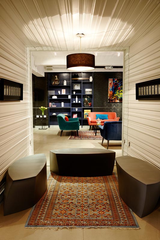 Entry to Meet on Chrystie Nook